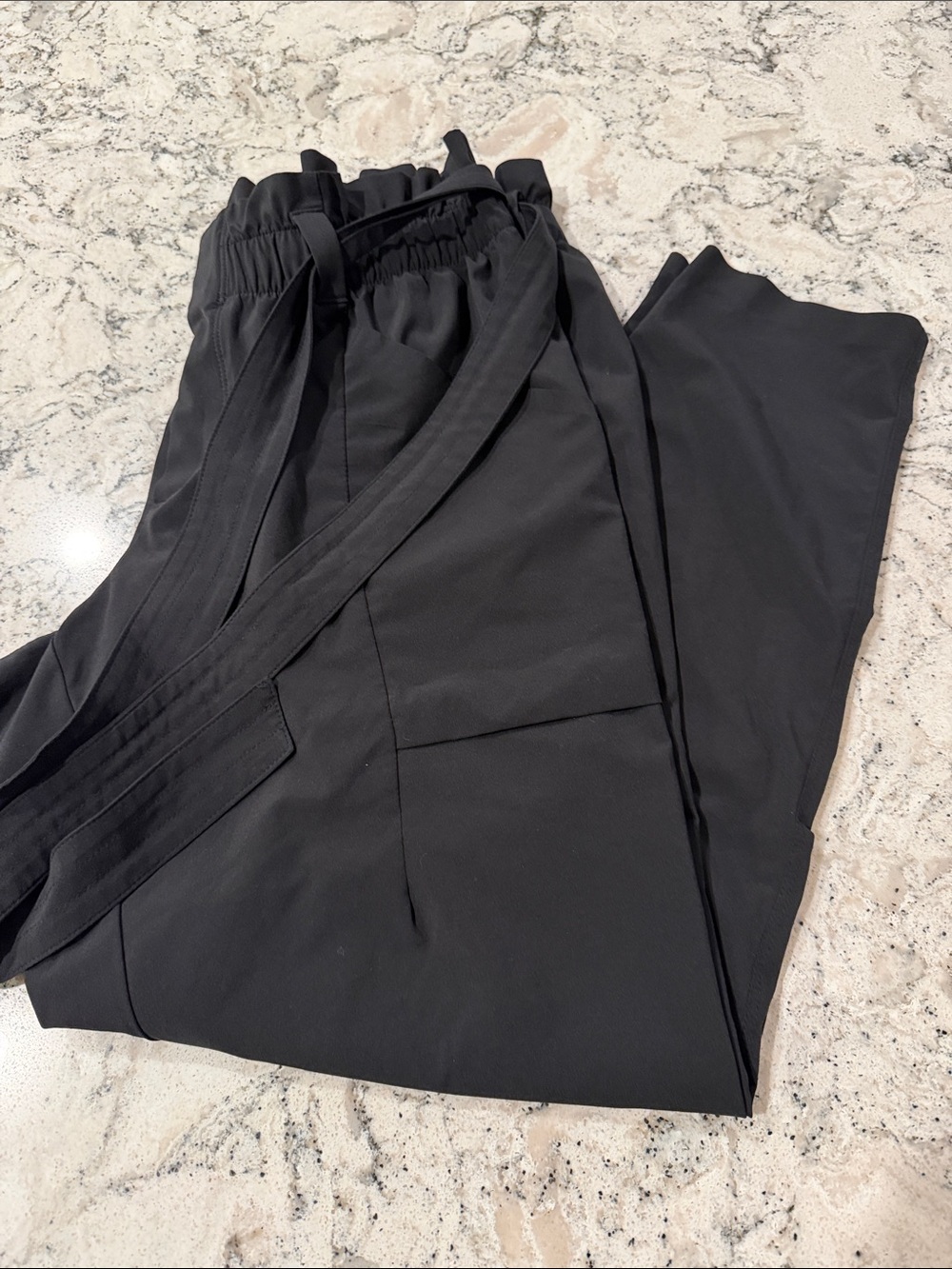 Athleta Women’s Black Elastic Waist paper bag Pants